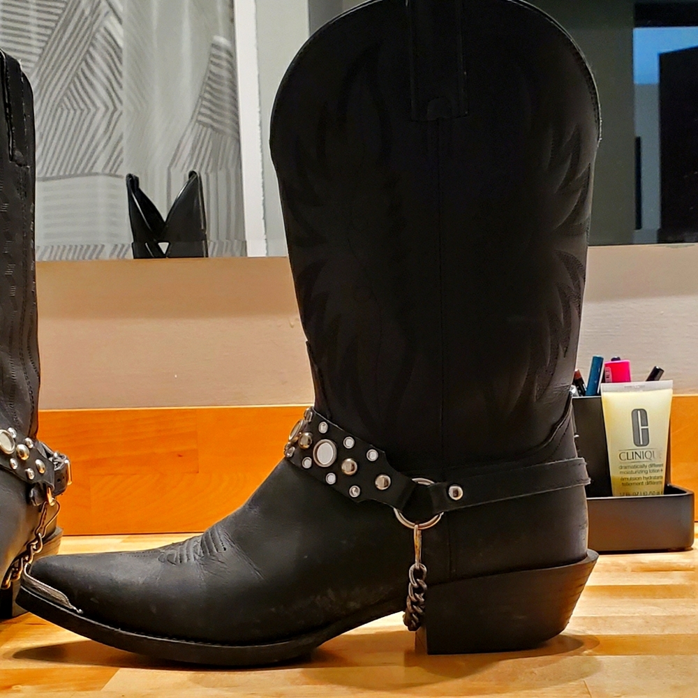 Black Cowboy Boots